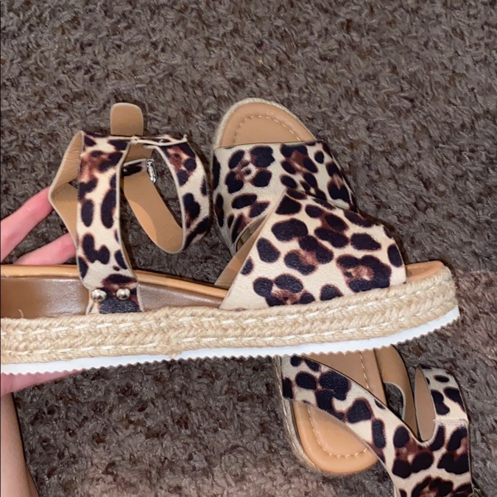Cheetah print platform sandals - Picture 2 of 2
